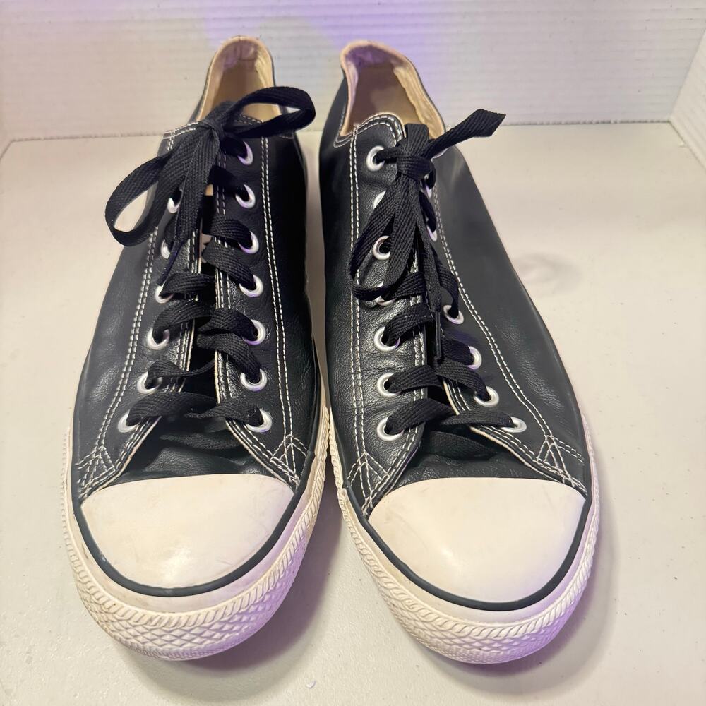 Converse Black Leather low tops sz M13 in pristine condition